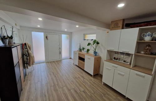 Pool House Minutes from Beach - Photo 31