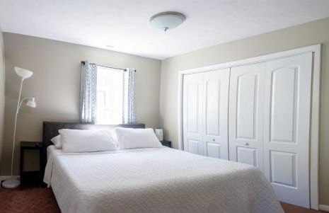 New 4 Bedroom House for Downtown Travelers - Foto 41