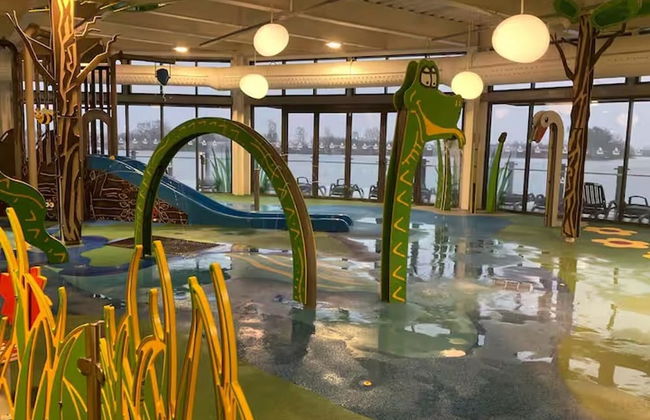 Caravan-sleep8-hottub-freep-balcony-familyfriendly - Foto 24