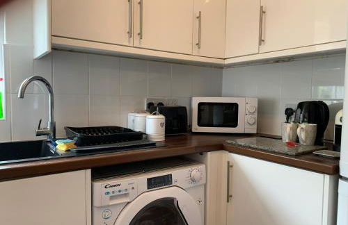 Beautifully Styled 2BR Home with Garden - Foto 10