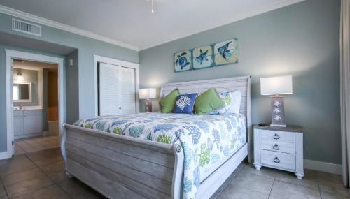 Gorgeous Overlooks The Courtyard in Classic Coastal Style Waterscape C400 - Foto 5, Other