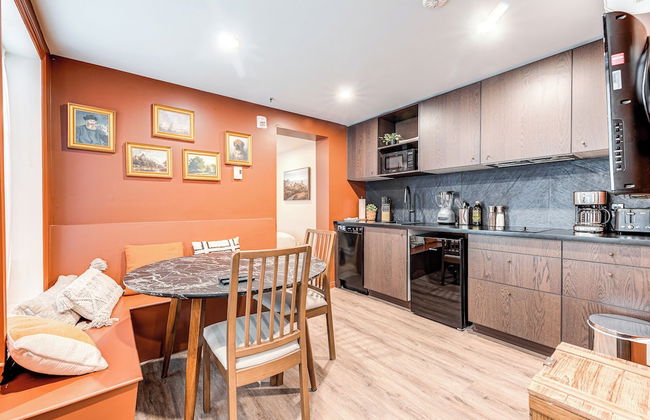 Quebec City 2 Bedroom Treasure - Photo 1