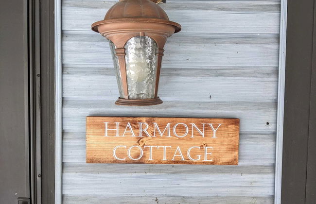 Harmony Cottage by Avantstay Lake Access, Hot Tub, Fire Pit, & Game Room - Foto 29