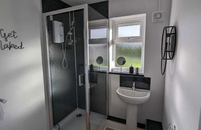 Seaside Chalet Retreat in Sidmouth - Photo 7