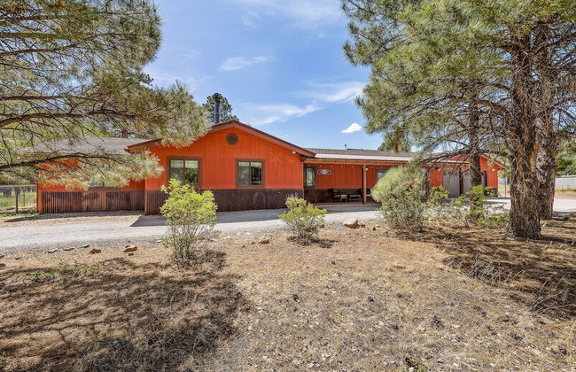 Spacious Canyon Peak Pine View Home Game Room Hot Tub - Photo 42