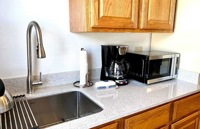 Evie's apartment - Photo 40