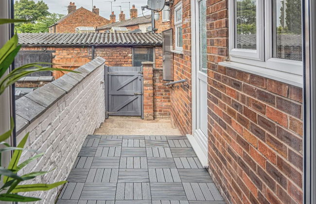 Modern 3-bed House on Tarporley High Street - Photo 17