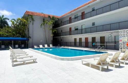 Sunny Isles Apartments by MiaRentals - Photo 34