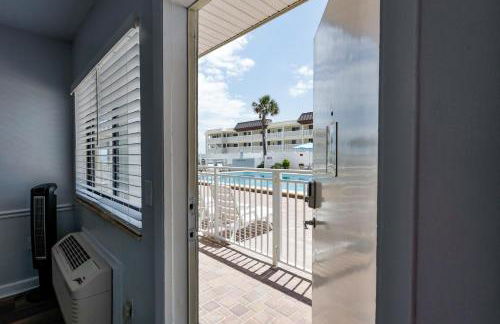 Coastal Waters 107 - A Studio Poolside Retreat - Foto 5