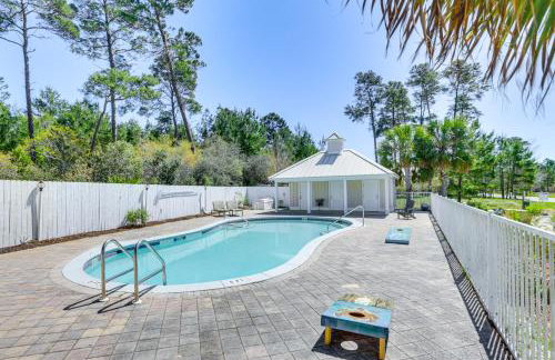 Lovely Carrabelle Home with Lake Views and Pool Access - Foto 26