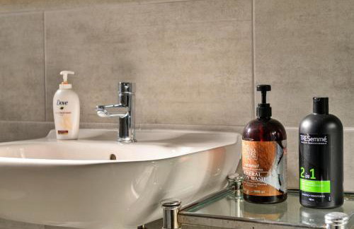 Finest Retreats - Awelon - Large Cottage to sleep 10 with Hot Tub - Foto 18