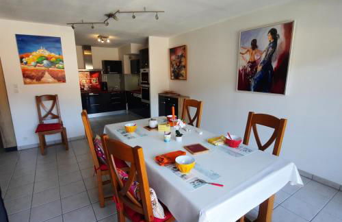 Les Romarins, appartement impeccable et son parking privé - Foto 15