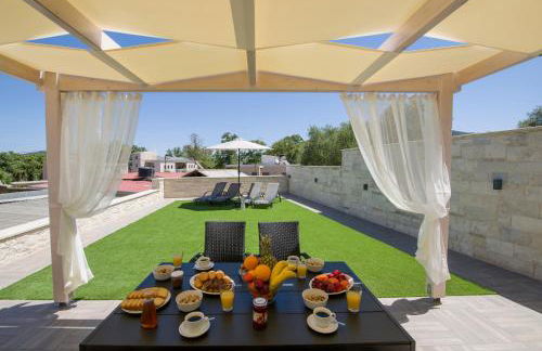 TWIN'S HOME LUXURY SUITES - Photo 40