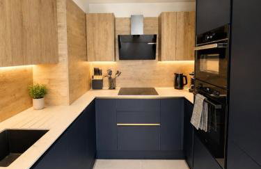 East Parade Collection, Opaz House Flat 1 - Photo 2