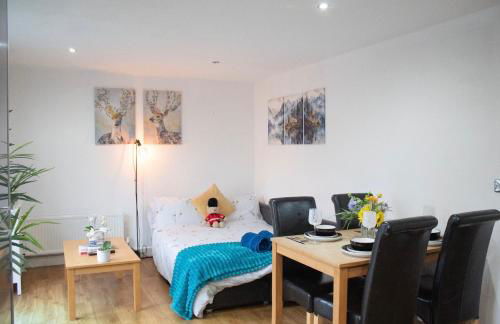 Luxury Penthouse Balcony Flat - 5 Min to Canary Wharf - Prime Long Stays - Foto 2
