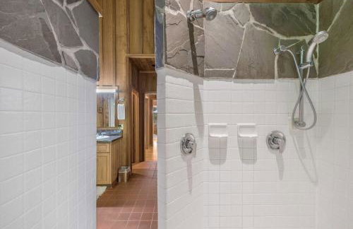 Forrest Lodge Large Private Luxury w Hot Tub - Foto 59