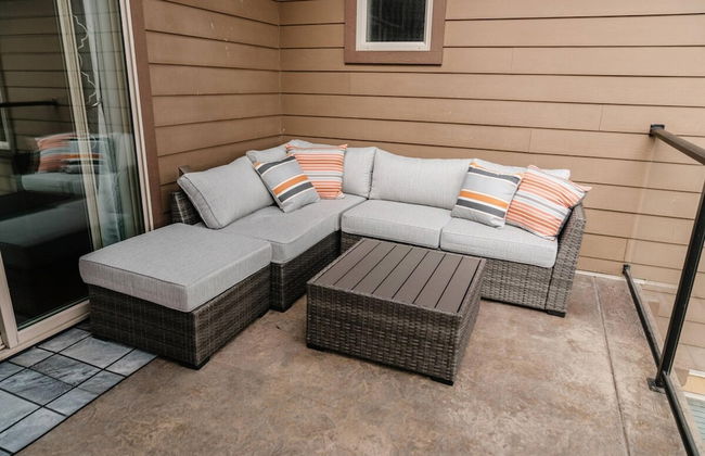 Lakefront Beachfront top Floor Condo w Pool - Photo 5