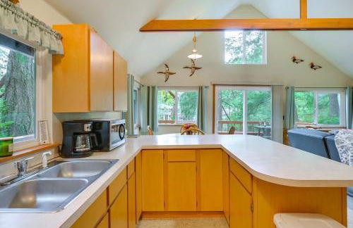 Cozy Hideaway on Key Peninsula with Serene Views! - Foto 12