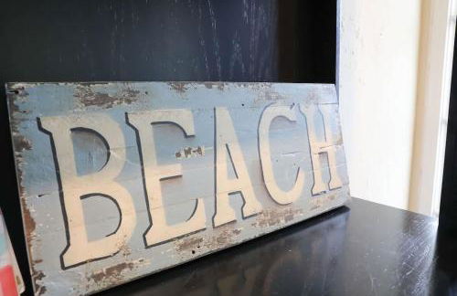 Spruce Beach Cottage - Walk to beach - Photo 8