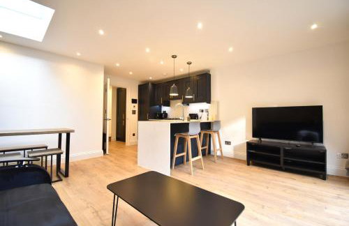 Stunning 2 bed apartment - Photo 9