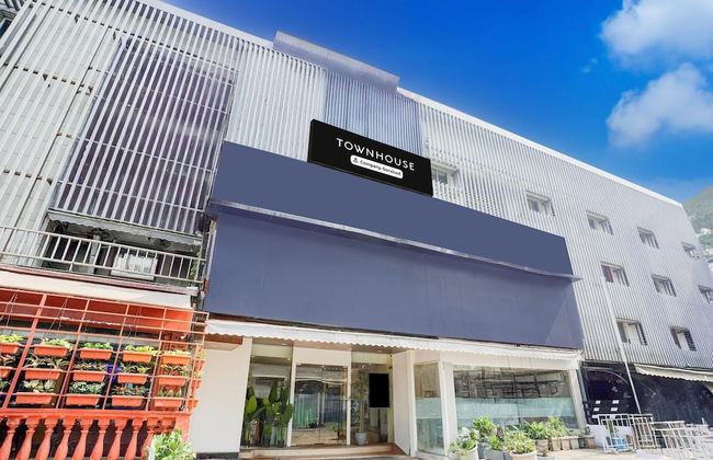 Blissful Stays at The Habitat Khar Mumbai - Photo 20