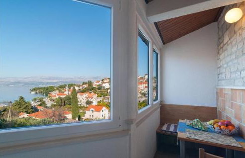 1 Bedroom Lovely Apartment In Splitska - Foto 15
