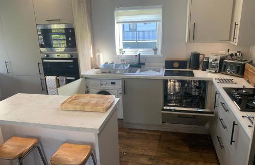 Bay Tree Lodge: Lakeside lodge w/hot tub & cinema surround sound - Foto 12