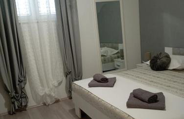 Pia Apartments - Photo 7