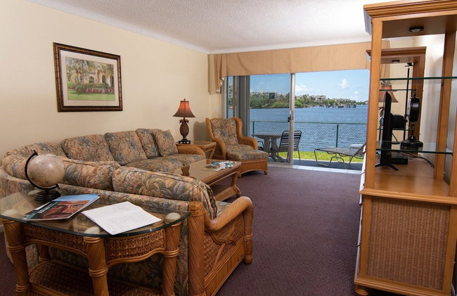 Palm Beach Waterfront Suites - Photo 71