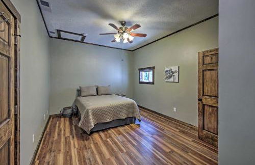 Camp Monroe in Bloomington with Deck and Views! - Foto 15