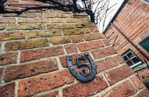 A Lovely Family Cottage in Belper - Photo 8