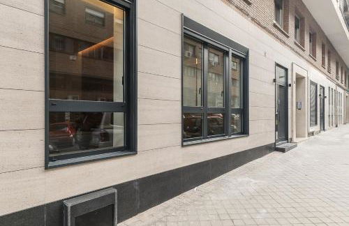 Homeclub Elegante y Acogedor Piso en Bernabéu I - Photo 11