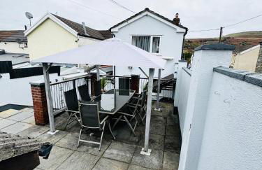 Gethin Lodge cosy Holiday cottage Near BPW with secure double garage with cctv sleeps up to 6 guests - Photo 48