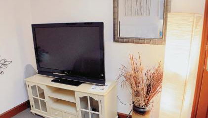 Uptown area, Cozy king Suite, quiet and private, free parking, walk to restaurants - Foto 4