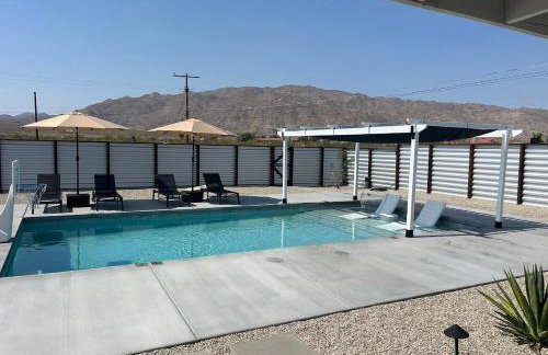 Joshua Tree Poolside Escape! - Foto 8