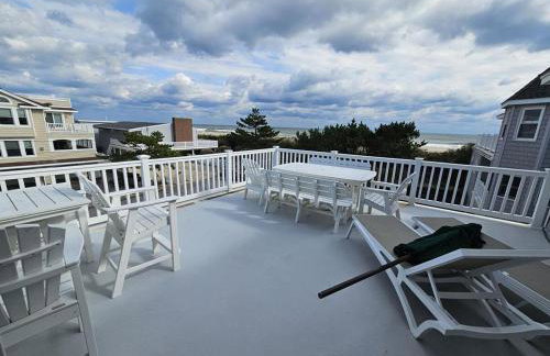 Single Family, Ocean Block, Wifi, Washer And Dryer, Second 2Nd Home From The Ocean! 2Nd From Ocean Contemporary Ship Bottom Home 14010 - Photo 24