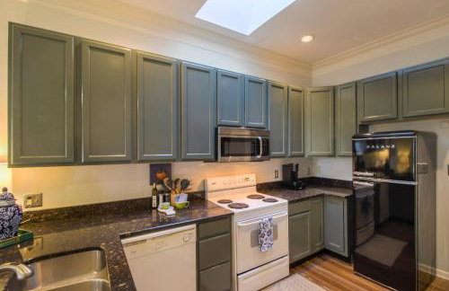 The Magnolia Retreat in Historic Savannah 1BR - Foto 8
