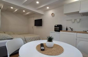 Traumhaft modernes Zimmer mit Doppelbett,,,,Gemeinschaftsbad und WC in 78554 Aldingen - Foto 11