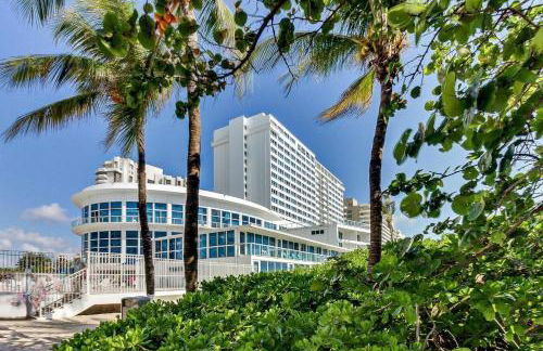 Castle Beach Club Apartments - Photo 8