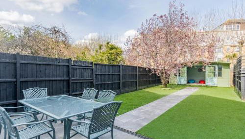 4-Bedroom Seafront House in Southend Sea Views - Pass the Keys - Foto 4, Other