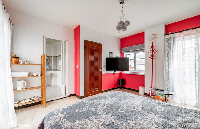 White Cotton Candy B&B - Photo 31