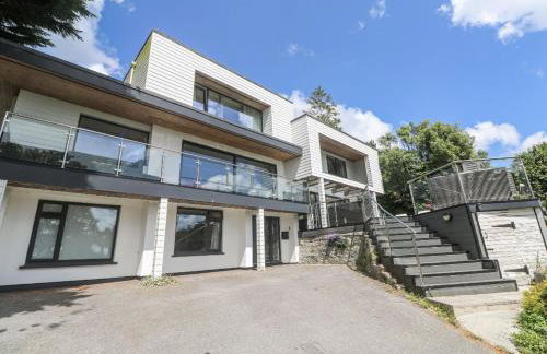 Creek View House - Photo 1