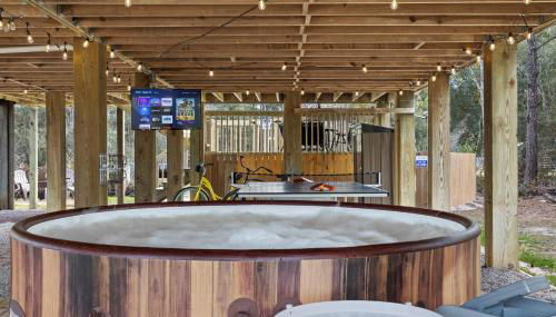 Waterfront Home with Pool, Hot Tub and Game Area - Foto 2