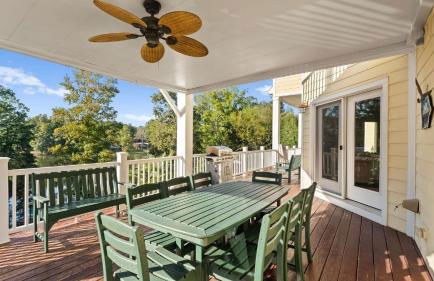 Lakefront 6bdr, Priv Dock, Game Room, Firepit Jake's Lake House by Avantstay - Foto 12