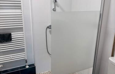 LeT2 Appartement Moderne avec Terrasse et Parking - Foto 4