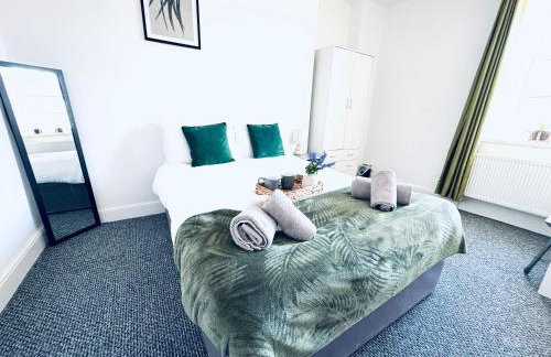 The Georgian Townhouse - 4 Bedrooms - Sleeps 9 - Photo 21