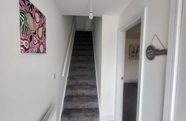 Modern 3-Bed House in Rotherham, WiFi, Garden & Free Parking - Foto 10