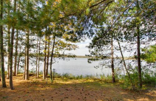 Quiet Deer River Cabin with Dock and Lake View! - Foto 2