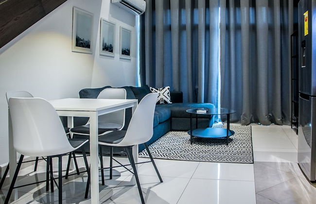 Embassy Gardens Premier Suites - Photo 46