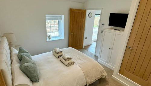 Apple Store- Countryside Apartment - Photo 4, towels, wardrobe